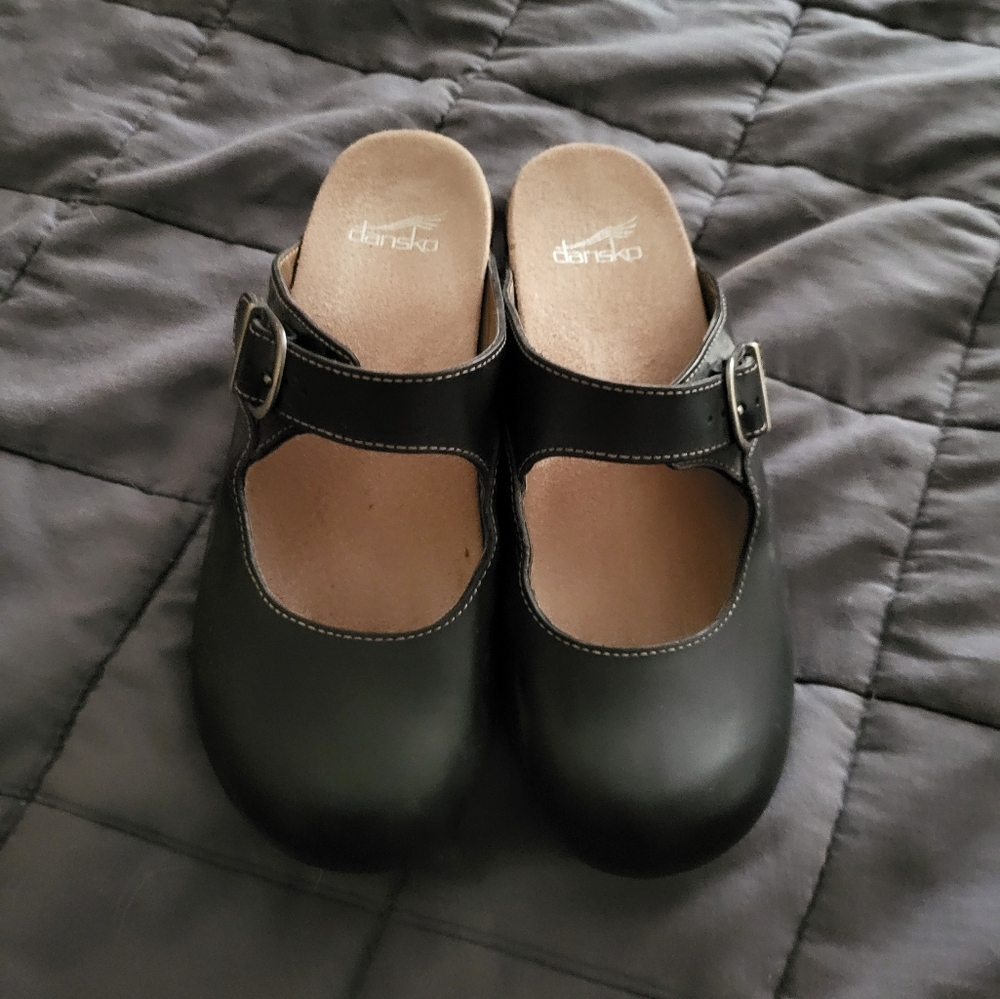 Dansko slip ons